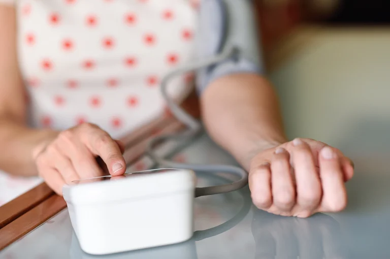 Read more about the article Tansiyon Düşürücü Manevra Gerçek mi? Bilim Ne Diyor?