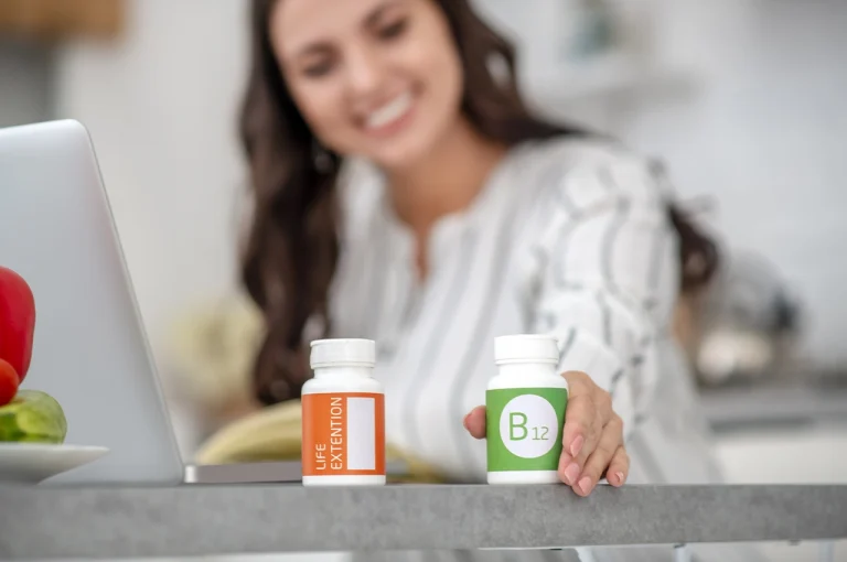 Read more about the article B12 Eksikliği Neden Olur? En Yaygın Sebepler