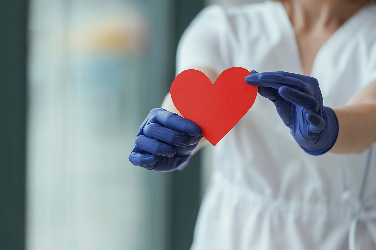 You are currently viewing Kalp ve Damar Sağlığı Neden Günlük Alışkanlıklara Bağlıdır?