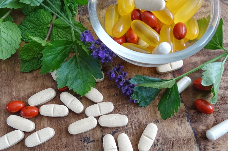 Read more about the article Bilinçsiz Vitamin Kullanımı Hasta Ediyor!